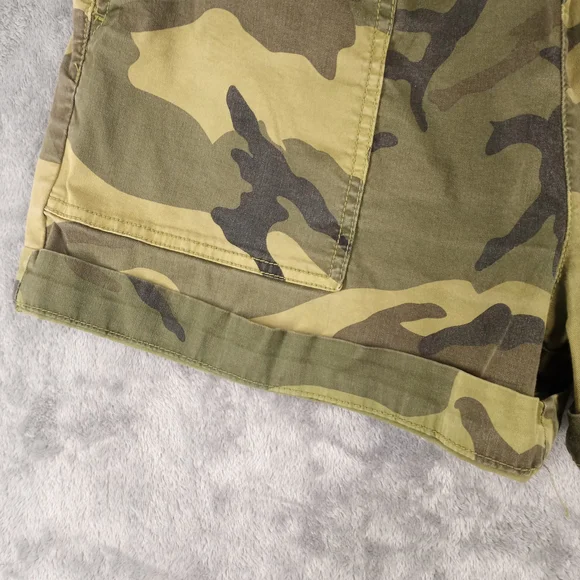 Sanctuary Standard Surplus Camo Utility Shorts Size 29 Green Military - Picture 4 of 16